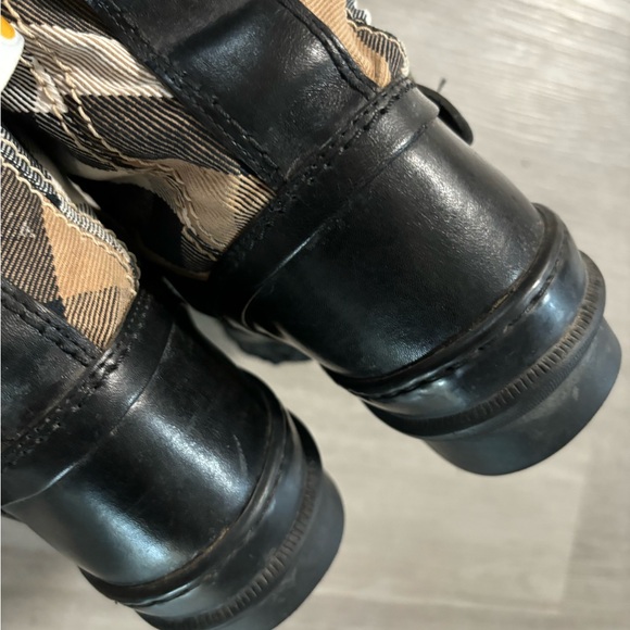 Burberry boots - Picture 7 of 11